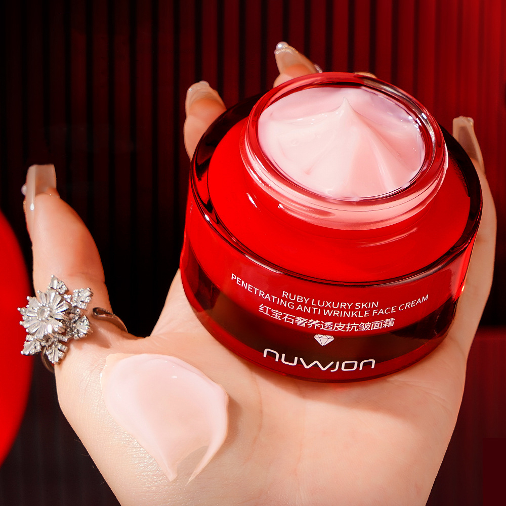 Ruby Luxury Skin Penetrating A - Luxury Skincare & Spa บทวิจารณ์และราคา