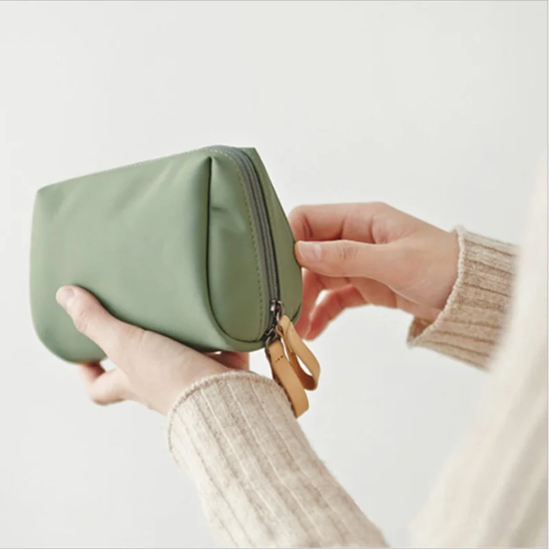 New Simple Women Cosmetic Bag  - Luxury Skincare Box บทวิจารณ์และราคา